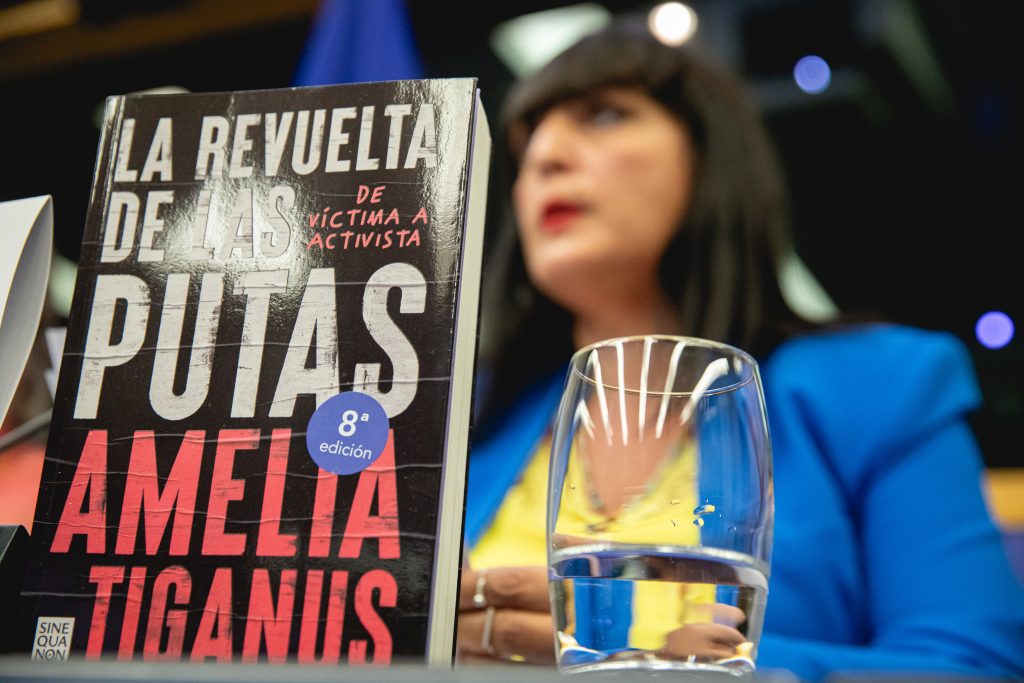 Amelia Tiganus y su libr "la revuelta de las putas"